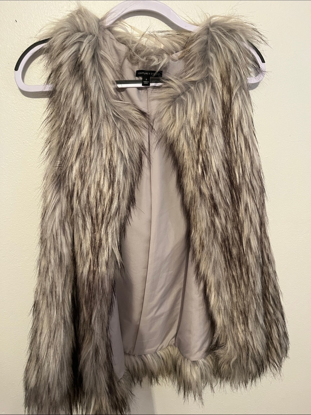 Signature Studio Faux Fur Vest in Light Taupe and Ivory
